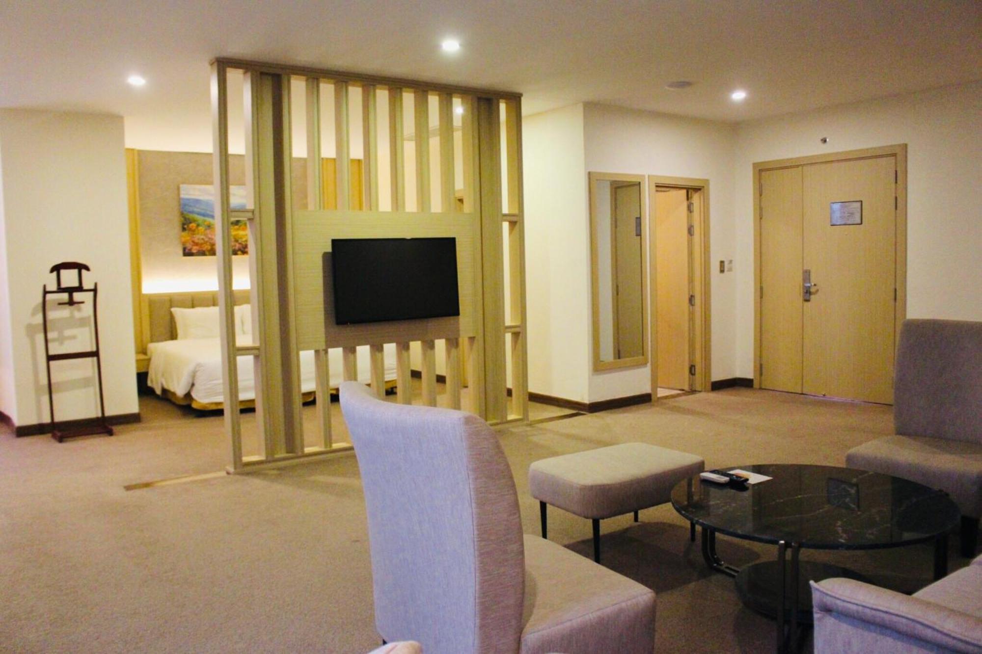 Muong Thanh Grand Quang Tri Hotel Extérieur photo